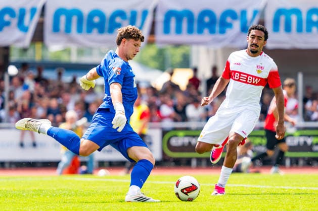 Testspiel: TSG Balingen vs. VfB Stuttgart; 19.07.2026 Balingen, GERMANY - 19. July 2027: Tiago Tomas (VfB Stuttgart, 8) während dem Testspiel zwischen der TSG Balingen und dem VfB Stuttgart in der BIZERBA ARENA, Balingen. *** Friendly Match: TSG Balingen vs. VfB Stuttgart, July 19, 2026, Balingen, GERMANY; July 19, 2027; Tiago Tomas, VfB Stuttgart, No. 8, during the friendly match between TSG Balingen and VfB Stuttgart at the BIZERBA ARENA in Balingen Copyright: xBEAUTIFULxSPORTS Steinx