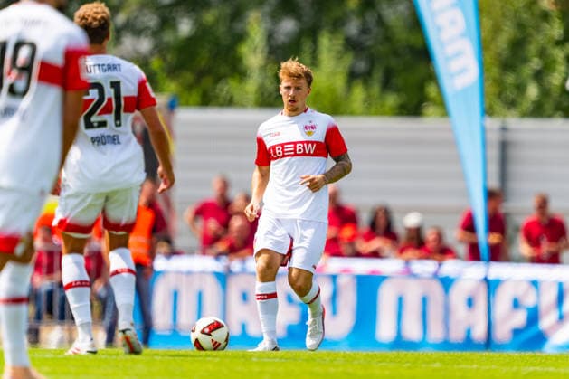 Testspiel: TSG Balingen vs. VfB Stuttgart; 19.07.2026 Balingen, GERMANY - 19. July 2027: Finn Jeltsch (VfB Stuttgart, 29) während dem Testspiel zwischen der TSG Balingen und dem VfB Stuttgart in der BIZERBA ARENA, Balingen. *** Friendly Match: TSG Balingen vs. VfB Stuttgart, July 19, 2026, Balingen, GERMANY; July 19, 2027, Finn Jeltsch, VfB Stuttgart, 29, during the friendly match between TSG Balingen and VfB Stuttgart at the BIZERBA ARENA, Balingen Copyright: xBEAUTIFULxSPORTS Steinx