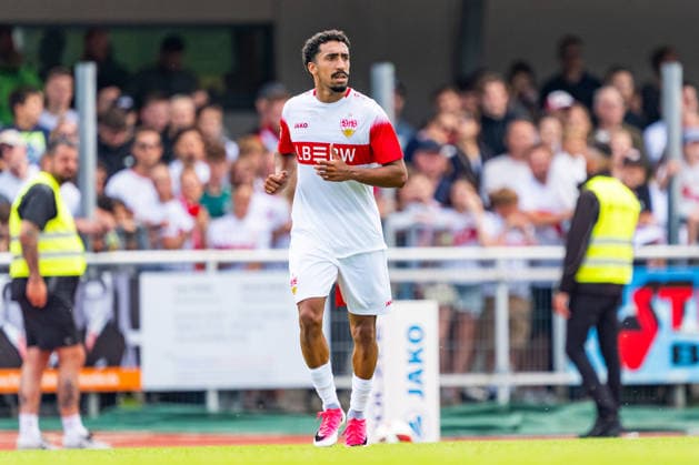 Testspiel: TSG Balingen vs. VfB Stuttgart; 19.07.2026 Balingen, GERMANY - 19. July 2027: Tiago Tomas (VfB Stuttgart, 8) während dem Testspiel zwischen der TSG Balingen und dem VfB Stuttgart in der BIZERBA ARENA, Balingen. *** Friendly Match: TSG Balingen vs. VfB Stuttgart, July 19, 2026, Balingen, GERMANY; July 19, 2027; Tiago Tomas, VfB Stuttgart, No. 8, during the friendly match between TSG Balingen and VfB Stuttgart at the BIZERBA ARENA in Balingen Copyright: xBEAUTIFULxSPORTS Steinx