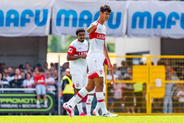 Testspiel: TSG Balingen vs. VfB Stuttgart; 19.07.2026 Balingen, GERMANY - 19. July 2027: Chema (VfB Stuttgart, 30) während dem Testspiel zwischen der TSG Balingen und dem VfB Stuttgart in der BIZERBA ARENA, Balingen. *** Friendly Match: TSG Balingen vs. VfB Stuttgart, July 19, 2026, Balingen, GERMANY; July 19, 2027, Chema VfB Stuttgart, 30, during the friendly match between TSG Balingen and VfB Stuttgart at the BIZERBA ARENA in Balingen Copyright: xBEAUTIFULxSPORTS Steinx