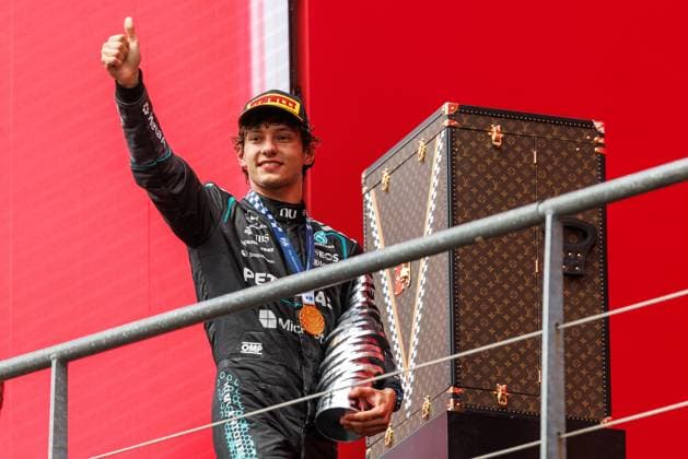 Andrea Kimi Antonelli (Mercedes AMG Petronas F1 Team, 12) bejubelt seinen Sieg, Grosser Preis von Belgien, Motorsport, Formel 1, Saison 2026, 19.07.2026 Grosser Preis von Belgien, Motorsport, Formel 1, Saison 2026, 19.07.2026 Spa Franchorchamps *** Andrea Kimi Antonelli of the Mercedes AMG Petronas F1 Team, 12, celebrates his victory at the Belgian Grand Prix, Motorsports, Formula 1, 2026 Season, July 19, 2026 Belgian Grand Prix, Motorsports, Formula 1, 2026 Season, July 19, 2026 Spa-Francorchamps Copyright: xEibner-Pressefoto AlexanderxNeisx EP_ANS