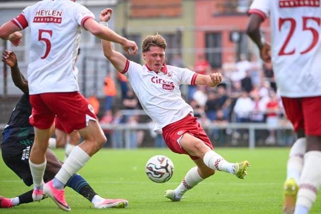 Sporting Hasselt v Royal Antwerp FC - Jupiler Pro League Friendly HASSELT, BELGIUM - JULY 19 : Van Helden Rein defender of Royal Antwerp FC during the Jupiler Pro League friendly match between Sporting Hasselt and Royal Antwerp FC on July 19, 2026 in Hasselt, Belgium, 19 07 2026 Hasselt Belgium  Copyright: xVincentxKalutx