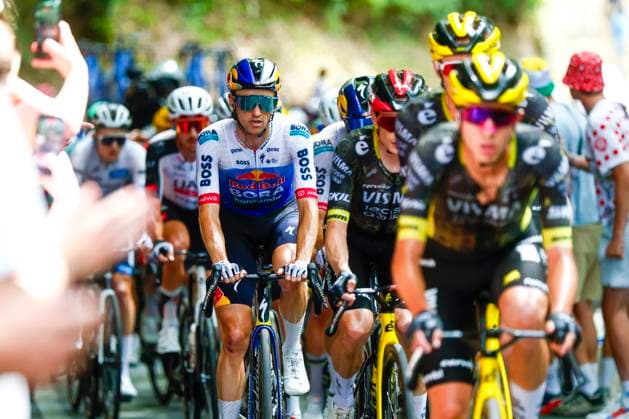 Tour de France 2026 Stage 15 PLATEAU DE SOLAISON, FRANCE - JULY 19 : Hindley Jai (AUS) of Red Bull BORA Hansgrohe in action during stage 15 of the 113rd edition of Tour de France an UCI World Tour 2.UWT cycling road race stage for Men Elite of 184 km with start in Champagnole and finish in Plateau de Solaison on July 19, 2026 in Plateau de Solaison, France, 19 07 2026 Plateau de Solaison France  Copyright: xLucaxBettinix