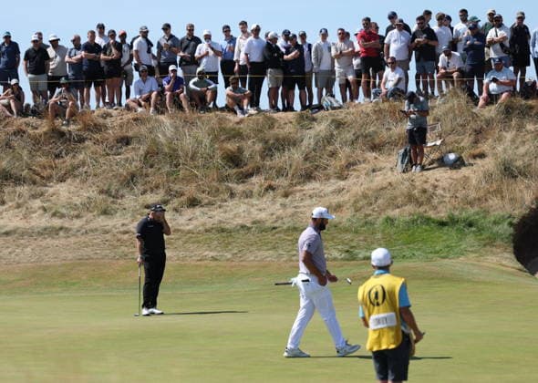 154th Open Golf Championships - Round 4 Shane Lowry of Ireland reacts on the 10th green during the fourth round of the British Open Golf Championships at Royal Birkdale in Southport, Britain, 19 July 2026. SOUTHPORT UNITED KINGDOM  Copyright: xADAMxVAUGHANx