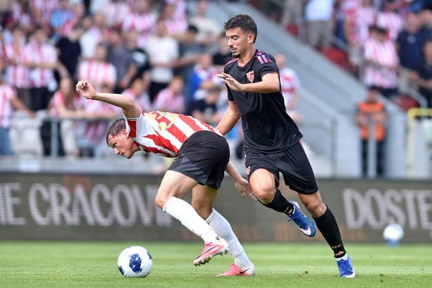 2026.07.19 Krakow Pilka nozna , sezon 2026 27 , sparing , mecz sparingowy , mecz towarzyski w ramach obchodow jubileuszu Cracovii Cracovia Krakow - Sevilla FC N z Mauro Perkovic, Kike Salas Foto Krzysztof Porebski PressFocus 2026.07.19 Krakow Football , friendly game , anniversary of Cracovia , 2026 2027 season Cracovia Krakow - Sevilla FC Mauro Perkovic, Kike Salas Credit: Krzysztof Porebski PressFocus NEWSPIX.PL --- newspix.pl 
