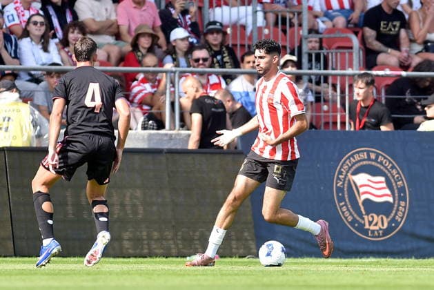 2026.07.19 Krakow Pilka nozna , sezon 2026 27 , sparing , mecz sparingowy , mecz towarzyski w ramach obchodow jubileuszu Cracovii Cracovia Krakow - Sevilla FC N z Kike Salas, Kahveh Zahiroleslam Foto Krzysztof Porebski PressFocus 2026.07.19 Krakow Football , friendly game , anniversary of Cracovia , 2026 2027 season Cracovia Krakow - Sevilla FC Kike Salas, Kahveh Zahiroleslam Credit: Krzysztof Porebski PressFocus NEWSPIX.PL --- newspix.pl 