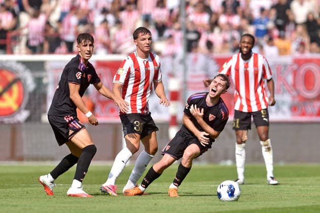 2026.07.19 Krakow Pilka nozna , sezon 2026 27 , sparing , mecz sparingowy , mecz towarzyski w ramach obchodow jubileuszu Cracovii Cracovia Krakow - Sevilla FC N z Miguel Sierra, Mauro Perkovic, Peque Fernandez, Brahim Traore Foto Krzysztof Porebski PressFocus 2026.07.19 Krakow Football , friendly game , anniversary of Cracovia , 2026 2027 season Cracovia Krakow - Sevilla FC Miguel Sierra, Mauro Perkovic, Peque Fernandez, Brahim Traore Credit: Krzysztof Porebski PressFocus NEWSPIX.PL --- newspix.pl 