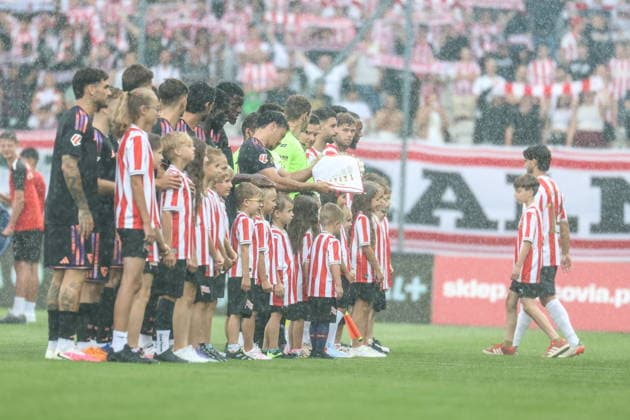 Krakow 19.07.2026. Pilka nozna Mecz jubileuszowy Cracovia - Sevilla FC --- Football friendly match Cracovia - Sevilla FC nz Gabriel Suazo Fot. Konrad Swierad Arena Akcji NEWSPIX.PL --- newspix.pl 