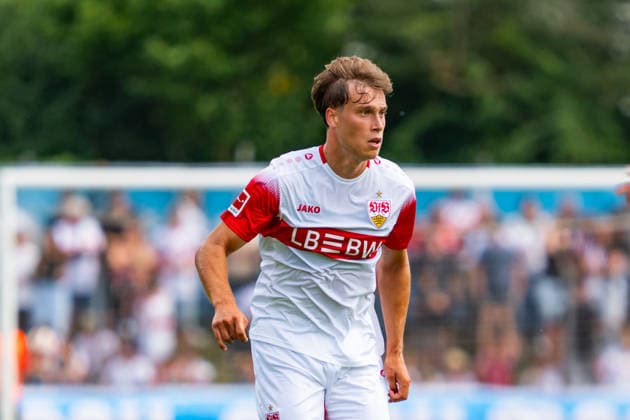 Testspiel: TSG Balingen vs. VfB Stuttgart; 19.07.2026 Balingen, GERMANY - 19. July 2027: Christopher Olivier (VfB Stuttgart, 31) während dem Testspiel zwischen der TSG Balingen und dem VfB Stuttgart in der BIZERBA ARENA, Balingen. *** Friendly Match: TSG Balingen vs. VfB Stuttgart, July 19, 2026, Balingen, GERMANY; July 19, 2027; Christopher Olivier, VfB Stuttgart, age 31, during the friendly match between TSG Balingen and VfB Stuttgart at the BIZERBA ARENA in Balingen Copyright: xBEAUTIFULxSPORTS Steinx