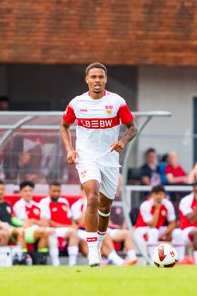 Testspiel: TSG Balingen vs. VfB Stuttgart; 19.07.2026 Balingen, GERMANY - 19. July 2027: Nikolas Nartey (VfB Stuttgart, 28) während dem Testspiel zwischen der TSG Balingen und dem VfB Stuttgart in der BIZERBA ARENA, Balingen. *** Friendly Match: TSG Balingen vs. VfB Stuttgart, July 19, 2026, Balingen, GERMANY July 19, 2027 Nikolas Nartey, VfB Stuttgart, 28, during the friendly match between TSG Balingen and VfB Stuttgart at the BIZERBA ARENA in Balingen Copyright: xBEAUTIFULxSPORTS Steinx