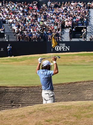 Cameron Young (USA) splashes out of a bunker on the 18th Green, almost holes it but drops a shot to -9 but is the clubhouse leader. Dejection. 154th Open Golf Championships, Royal Birkdale, Southport, UK - 19 Jul 2026Southport Royal Birkdale United Kingdom  Copyright: xGreigxCowie Shutterstockx 16988299l