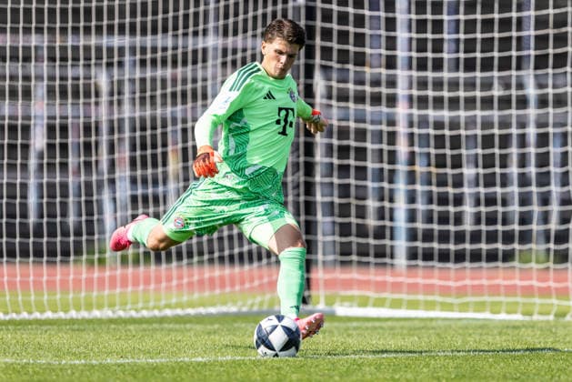 SSV Ulm 1846 Fußball vs FC Bayern München II, Fussball, Freundschaftsspiel, Saisoneröffnung SSV Ulm 1846 Fußball, Donaustadion Ulm 19.07.26 Freisteller Einzelbild Jannis Gerhard Bärtl (FC Bayern München II, 01) SSV Ulm 1846 Fußball vs FC Bayern München II, Fussball, Freundschaftsspiel, Saisoneröffnung SSV Ulm 1846 Fußball, Donaustadion Ulm 19.07.26 Foto: Lucca Fundel Ulm Donaustadion Baden-Württemberg Deutschland *** SSV Ulm 1846 Soccer vs. FC Bayern Munich II, Soccer, Friendly Match, SSV Ulm 1846 Soccer Season Opener, Donaustadion Ulm, July 26, 19, Cutout, Single Image, Jannis Gerhard Bärtl, FC Bayern Munich II, 01 SSV Ulm 1846 Soccer vs. FC Bayern Munich II, Soccer, Friendly Match, Season Opener for SSV Ulm 1846 Soccer, Donaustadion Ulm, July 26, 2019, Photo by Lucca Fundel, Ulm, Donaustadion, Baden-Württemberg, Germany