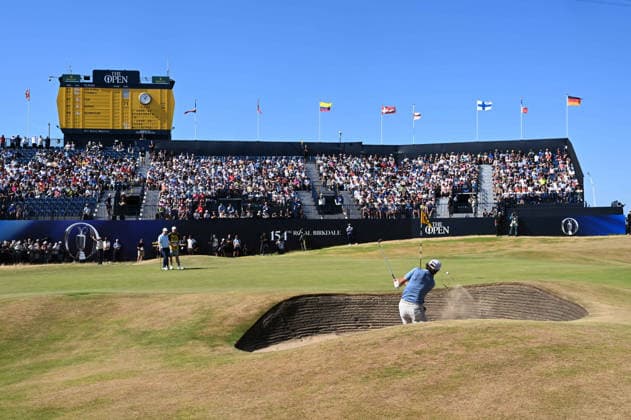 Cameron Young (USA) splashes out of a bunker on the 18th Green, almost holes it but drops a shot to -9 but is the clubhouse leader 154th Open Golf Championships, Royal Birkdale, Southport, UK - 19 Jul 2026Southport Royal Birkdale United Kingdom  Copyright: xGreigxCowie Shutterstockx 16988299h