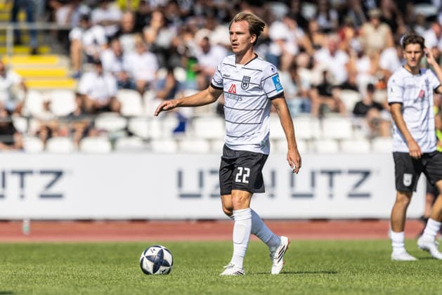 SSV Ulm 1846 Fußball vs FC Bayern München II, Fussball, Freundschaftsspiel, Saisoneröffnung SSV Ulm 1846 Fußball, Donaustadion Ulm 19.07.26 Freisteller Einzelbild Emanuel Taffertshofer (SSV Ulm 1846 Fußball, 22) SSV Ulm 1846 Fußball vs FC Bayern München II, Fussball, Freundschaftsspiel, Saisoneröffnung SSV Ulm 1846 Fußball, Donaustadion Ulm 19.07.26 Foto: Lucca Fundel Ulm Donaustadion Baden-Württemberg Deutschland *** SSV Ulm 1846 Soccer vs. FC Bayern Munich II, Soccer, Friendly Match, SSV Ulm 1846 Soccer Season Opener, Donaustadion Ulm, July 26, 2019; cropped single image by Emanuel Taffertshofer, SSV Ulm 1846 Soccer, 22 SSV Ulm 1846 Soccer vs. FC Bayern Munich II, Soccer, Friendly Match, SSV Ulm 1846 Soccer Season Opener, Donaustadion Ulm, July 26, 19, Photo by Lucca Fundel, Ulm, Donaustadion, Baden-Württemberg, Germany