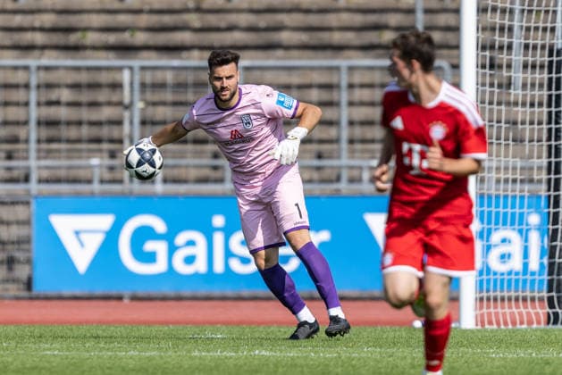 SSV Ulm 1846 Fußball vs FC Bayern München II, Fussball, Freundschaftsspiel, Saisoneröffnung SSV Ulm 1846 Fußball, Donaustadion Ulm 19.07.26 Freisteller Einzelbild Radomir Novakovic (SSV Ulm 1846 Fußball, 01) SSV Ulm 1846 Fußball vs FC Bayern München II, Fussball, Freundschaftsspiel, Saisoneröffnung SSV Ulm 1846 Fußball, Donaustadion Ulm 19.07.26 Foto: Lucca Fundel Ulm Donaustadion Baden-Württemberg Deutschland *** SSV Ulm 1846 Soccer vs. FC Bayern Munich II, Soccer, Friendly Match, SSV Ulm 1846 Soccer Season Opener, Donaustadion Ulm, July 26, 19, cropped single image, Radomir Novakovic, SSV Ulm 1846 Soccer, 01 SSV Ulm 1846 Soccer vs. FC Bayern Munich II, Soccer, Friendly Match, Season Opener for SSV Ulm 1846 Soccer, Donaustadion Ulm, July 26, 2019, Photo by Lucca Fundel, Ulm, Donaustadion, Baden-Württemberg, Germany