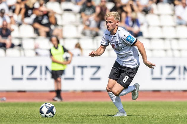 SSV Ulm 1846 Fußball vs FC Bayern München II, Fussball, Freundschaftsspiel, Saisoneröffnung SSV Ulm 1846 Fußball, Donaustadion Ulm 19.07.26 Freisteller Einzelbild Per Lockl (SSV Ulm 1846 Fußball, 08) SSV Ulm 1846 Fußball vs FC Bayern München II, Fussball, Freundschaftsspiel, Saisoneröffnung SSV Ulm 1846 Fußball, Donaustadion Ulm 19.07.26 Foto: Lucca Fundel Ulm Donaustadion Baden-Württemberg Deutschland *** SSV Ulm 1846 Soccer vs. FC Bayern Munich II, Soccer, Friendly Match, SSV Ulm 1846 Soccer Season Opener, Donaustadion Ulm, July 26, 19, Cutout, Single Image by Per Lockl, SSV Ulm 1846 Soccer, 08 SSV Ulm 1846 Soccer vs. FC Bayern Munich II, Soccer, Friendly Match, Season Opener for SSV Ulm 1846 Soccer, Donaustadion Ulm, July 26, 2019, Photo by Lucca Fundel, Ulm, Donaustadion, Baden-Württemberg, Germany