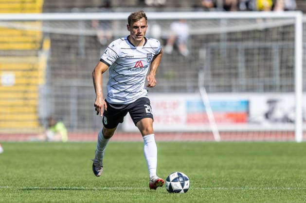 SSV Ulm 1846 Fußball vs FC Bayern München II, Fussball, Freundschaftsspiel, Saisoneröffnung SSV Ulm 1846 Fußball, Donaustadion Ulm 19.07.26 Freisteller Einzelbild Alexander Kopf (SSV Ulm 1846 Fußball, 20) SSV Ulm 1846 Fußball vs FC Bayern München II, Fussball, Freundschaftsspiel, Saisoneröffnung SSV Ulm 1846 Fußball, Donaustadion Ulm 19.07.26 Foto: Lucca Fundel Ulm Donaustadion Baden-Württemberg Deutschland *** SSV Ulm 1846 Soccer vs. FC Bayern Munich II, Soccer, Friendly Match, SSV Ulm 1846 Soccer Season Opener, Donaustadion Ulm, July 26, 2019, cropped single image by Alexander Kopf, SSV Ulm 1846 Soccer, 20 SSV Ulm 1846 Soccer vs. FC Bayern Munich II, Soccer, Friendly Match, SSV Ulm 1846 Soccer Season Opener, Donaustadion Ulm, July 26, 2019, Photo by Lucca Fundel, Ulm, Donaustadion, Baden-Württemberg, Germany