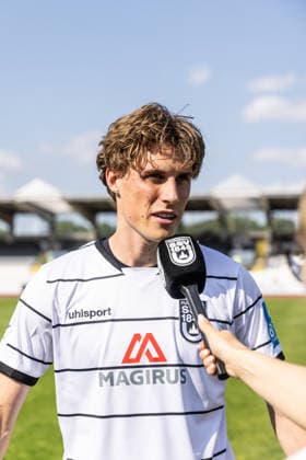 SSV Ulm 1846 Fußball vs FC Bayern München II, Fussball, Freundschaftsspiel, Saisoneröffnung SSV Ulm 1846 Fußball, Donaustadion Ulm 19.07.26 Stimmen zum Spiel - Interview Oliver Wähling (SSV Ulm 1846 Fußball, 10) SSV Ulm 1846 Fußball vs FC Bayern München II, Fussball, Freundschaftsspiel, Saisoneröffnung SSV Ulm 1846 Fußball, Donaustadion Ulm 19.07.26 Foto: Lucca Fundel Ulm Donaustadion Baden-Württemberg Deutschland *** SSV Ulm 1846 Soccer vs. FC Bayern Munich II, Soccer, Friendly Match, SSV Ulm 1846 Soccer Season Opener, Donaustadion, Ulm, July 26, 2019 Reactions to the Match Interview with Oliver Wähling, SSV Ulm 1846 Soccer, 10 SSV Ulm 1846 Soccer vs. FC Bayern Munich II, Soccer, Friendly Match, SSV Ulm 1846 Soccer Season Opener, Donaustadion Ulm, July 26, 2019 Photo by Lucca Fundel, Ulm, Donaustadion, Baden-Württemberg, Germany
