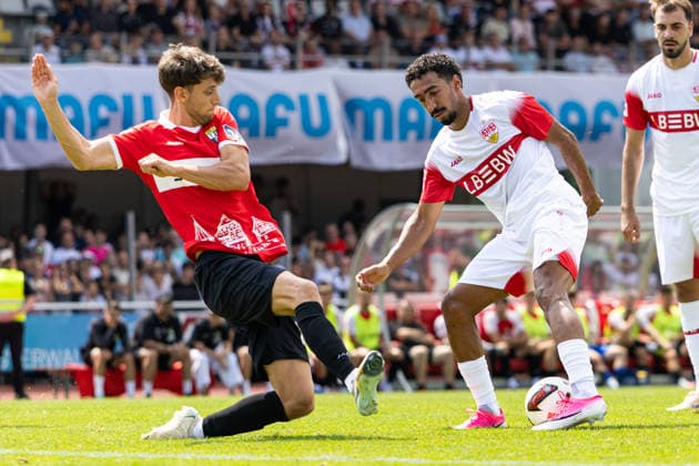 Deutschland: TSG Balingen vs VfB Stuttgart, Testspiel, Saison 2026 27, (Balingen): Tiago Tomas, (VfB Stuttgart, 8) am Ball Balingen Bizerba-Arena Baden Württemberg Deutschland *** Germany: TSG Balingen vs. VfB Stuttgart, Friendly Match, 2026–27 Season, Balingen: Tiago Tomas, VfB Stuttgart, 8 on the Ball, Balingen Bizerba Arena, Baden-Württemberg, Germany Copyright: xBenedictxChristx