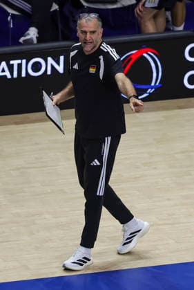 WomenÕs Volleyball Nations League - Belgrade 2026 Germany s head coach Massimo Botti reacts during the MenÕs Volleyball Nations League Pool 7 match between Germany and Ukraine at Belgrade Arena on July 19, 2026 in Belgrade, Serbia. Belgrade Serbia Copyright: xSrdjanxStevanovicx x