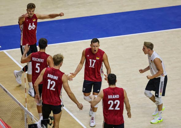 WomenÕs Volleyball Nations League - Belgrade 2026 Players of Germany react during the MenÕs Volleyball Nations League Pool 7 match between Germany and Ukraine at Belgrade Arena on July 19, 2026 in Belgrade, Serbia. Belgrade Serbia Copyright: xSrdjanxStevanovicx x