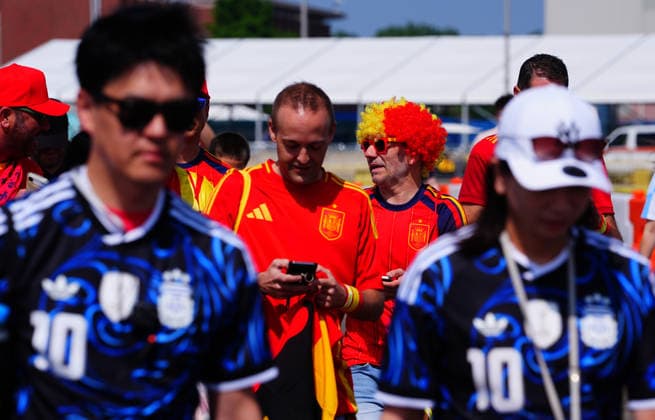 Spain v Argentina - FIFA World Cup, WM, Weltmeisterschaft, Fussball 2026 - Final NEW JERSEY, UNITED STATES - JULY 19: Fans gather prior the FIFA World Cup 2026 Final match between Spain and Argentina at New Jersey Stadium (MetLife Stadium) in East Rutherford, New Jersey, USA, on July 19, 2026. Evrim Aydin Anadolu New Jersey United States. Editorial use only. Please get in touch for any other usage.  Copyright: x2026xAnadoluxEvrimxAydinx