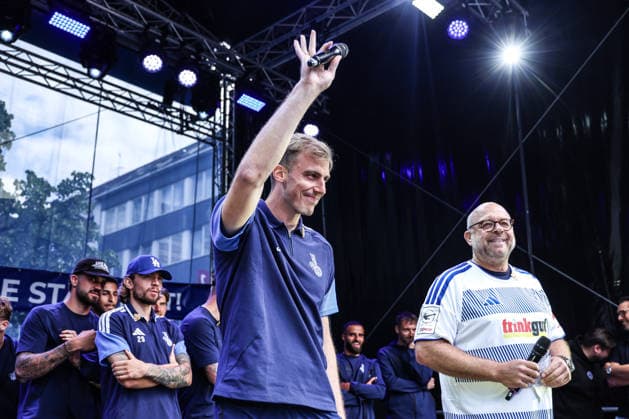 Fussball, 3.Liga Saison 2026 2027 Saisonvorbereitung MSV Duisburg auf dem Duisburger Stadtfest 19.07.2026, Königstrasse Duisburg Toni Stahl (MSV Duisburg, 33) Duisburg Königstrasse Nordrhein-Westfalen Deutschland *** Sports, Soccer, 3rd Division, 2026–2027 Season, MSV Duisburg s preseason preparations at the Duisburg City Festival on July 19, 2026, Königstrasse, Duisburg; Toni Stahl, MSV Duisburg, 33, Duisburg, Königstrasse, North Rhine-Westphalia, Germany