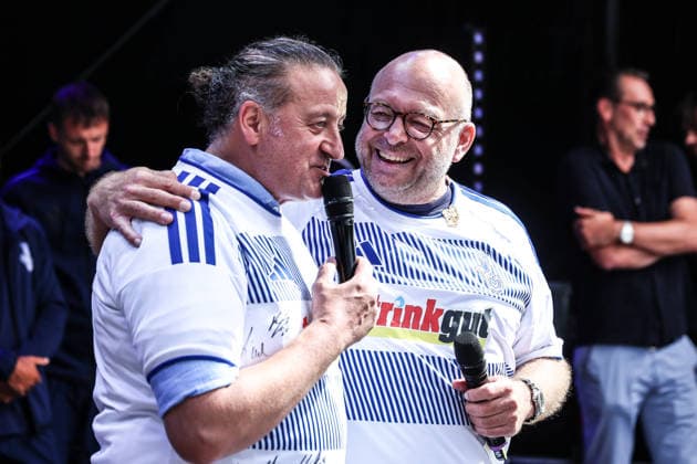 Fussball, 3.Liga Saison 2026 2027 Saisonvorbereitung MSV Duisburg auf dem Duisburger Stadtfest 19.07.2026, Königstrasse Duisburg Bülent Aksen (Moderation) Stefan Leiwen (Stadionsprecher MSV Duisburg) Duisburg Königstrasse Nordrhein-Westfalen Deutschland *** Sports, Soccer, 3rd Division 2026–2027 Season: MSV Duisburg s Preseason at the Duisburg City Festival on July 19, 2026, Königstrasse, Duisburg; Bülent Aksen, host; Stefan Leiwen, MSV Duisburg stadium announcer; Duisburg, Königstrasse, North Rhine-Westphalia, Germany