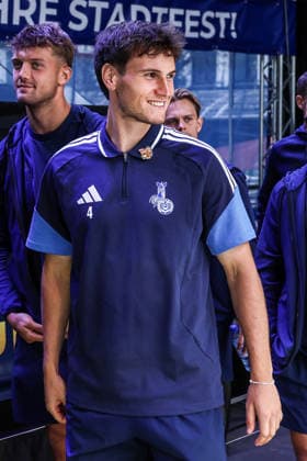 Fussball, 3.Liga Saison 2026 2027 Saisonvorbereitung MSV Duisburg auf dem Duisburger Stadtfest 19.07.2026, Königstrasse Duisburg Martin Ens (MSV Duisburg, 4) Duisburg Königstrasse Nordrhein-Westfalen Deutschland *** Sports, Soccer, 3rd Division, 2026–2027 Season, MSV Duisburg s preseason preparations at the Duisburg City Festival on July 19, 2026, Königstrasse, Duisburg, Martin Ens, MSV Duisburg, 4 Königstrasse, Duisburg, North Rhine-Westphalia, Germany