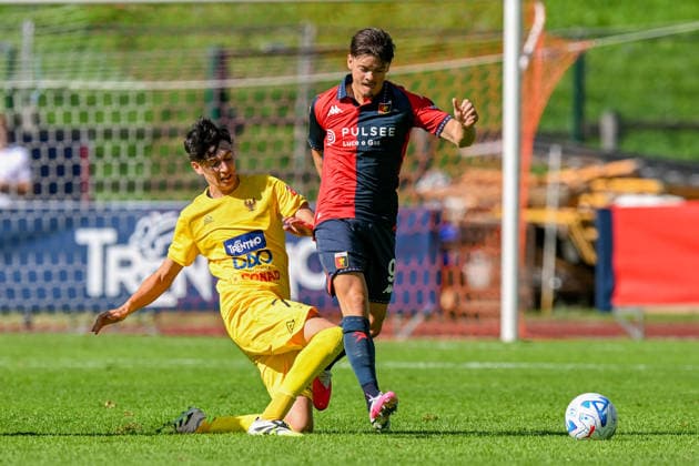 Genoa™s Vitinha fights for the ball during the friendly match between Genoa and Trento at the Cesare Benatti Stadium in Moena, Italy - Sunday, July 19, 2026. - Soccer .  Copyright: xTanoxPecoraro LaPressex