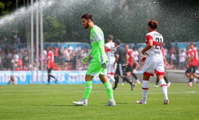 19.07.2026, Deutschland, Balingen, Fußball Bundesliga, Saison 2026 2027, Testspiel, TSG Balingen vs. VfB Stuttgart, v.l. Dennis Seimen (VfB), Grischa Prömel (VfB) *** July 19, 2026, Germany, Balingen, Bundesliga, 2026–2027 season, Friendly Match, TSG Balingen vs. VfB Stuttgart, from left: Dennis Seimen (VfB), Grischa Prömel (VfB)