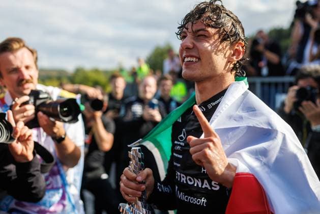 Andrea Kimi Antonelli (Mercedes AMG Petronas F1 Team, 12) bejubelt seinen Sieg, Grosser Preis von Belgien, Motorsport, Formel 1, Saison 2026, 19.07.2026 Grosser Preis von Belgien, Motorsport, Formel 1, Saison 2026, 19.07.2026 Spa Franchorchamps *** Andrea Kimi Antonelli of the Mercedes AMG Petronas F1 Team, 12, celebrates his victory at the Belgian Grand Prix, Motorsports, Formula 1, 2026 Season, July 19, 2026 Belgian Grand Prix, Motorsports, Formula 1, 2026 Season, July 19, 2026 Spa-Francorchamps Copyright: xEibner-Pressefoto AlexanderxNeisx EP_ANS