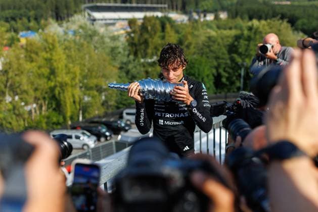 Andrea Kimi Antonelli (Mercedes AMG Petronas F1 Team, 12) bejubelt seinen Sieg, Grosser Preis von Belgien, Motorsport, Formel 1, Saison 2026, 19.07.2026 Grosser Preis von Belgien, Motorsport, Formel 1, Saison 2026, 19.07.2026 Spa Franchorchamps *** Andrea Kimi Antonelli of the Mercedes AMG Petronas F1 Team, 12, celebrates his victory at the Belgian Grand Prix, Motorsports, Formula 1, 2026 Season, July 19, 2026 Belgian Grand Prix, Motorsports, Formula 1, 2026 Season, July 19, 2026 Spa-Francorchamps Copyright: xEibner-Pressefoto AlexanderxNeisx EP_ANS