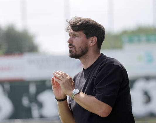 Sportlicher leiter Romain Bregerie (VfB Luebeck) Fussball, Herren, Saison 2026 2027, SHFV-Pokal Achtelfinale, VfB Luebeck gegen Kaltenkirchener TS , 4-1 DFL REGULATIONS PROHIBIT ANY USE OF PHOTOGRAPHS AS IMAGE SEQUENCES AND OR QUASI-VIDEO. *** Romain Bregerie, Athletic Director, VfB Lübeck Soccer, Men s Team, 2026–2027 Season, SHFV Cup Round of 16, VfB Lübeck vs. Kaltenkirchener TS, 4–1. DFL regulations prohibit any use of photographs as image sequences and or quasi-video.