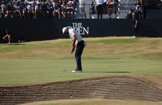 154th Open Golf Championships - Round 4 Scottie Scheffler of the USA putts on the 18th green during the fourth round of the British Open Golf Championships at Royal Birkdale in Southport, Britain, 19 July 2026. SOUTHPORT UNITED KINGDOM  Copyright: xADAMxVAUGHANx