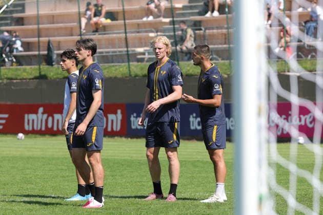 Foto IPP Emanuele Pennacchio Folgaria 19 07 2026 training session the preseason camp 2026-2027 Nella foto Andrias Edmundsson of Hellas Verona FC italyphotopress world copyright Folgaria italy Italia ITALY  Copyright: xR4924_italyphotopressx