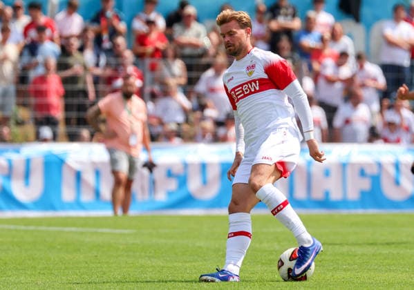 19.07.2026, Deutschland, Balingen, Fußball Bundesliga, Saison 2026 2027, Testspiel, TSG Balingen vs. VfB Stuttgart, Maximilian Mittelstädt (VfB) *** July 19, 2026, Germany, Balingen, Bundesliga, 2026–2027 season, Friendly Match, TSG Balingen vs. VfB Stuttgart, Maximilian Mittelstädt (VfB)