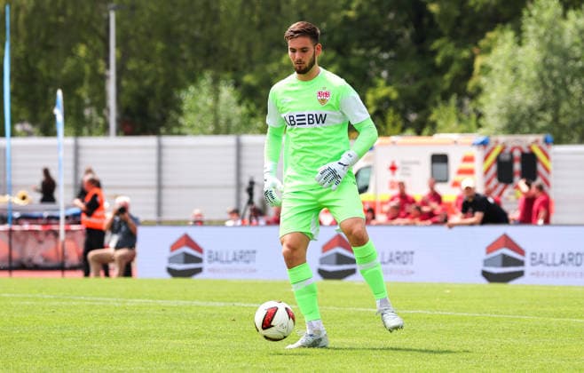 19.07.2026, Deutschland, Balingen, Fußball Bundesliga, Saison 2026 2027, Testspiel, TSG Balingen vs. VfB Stuttgart, Dennis Seimen (VfB) *** July 19, 2026, Germany, Balingen, Bundesliga, 2026–2027 season, Friendly Match, TSG Balingen vs. VfB Stuttgart, Dennis Seimen (VfB)