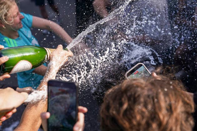 FORMULA ONE BELGIAN GRAND PRIX 2026 Kimi Antonelli 12 (ITA) Mercedes celebrates with his team after winning the race during the Formula 1 Moet & Chandon Belgian Grand Prix 2026, 10th round of the 2026 Formula 1 World Championship, WM, Weltmeisterschaft from 17th - 19th July 2026 at Circuit de Spa-Francorchamps, Stavelot, Belgium. Credit: Robbie Hoad Every Second Media Editorial use only. All images are copyright Every Second Media Limited. No images may be reproduced without prior permission. Copyright: xIMAGO EveryxSecondxMediax ESM-2070-0446 RobbiexHoadx xEveryxSecondxMediax