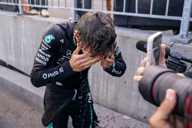 FORMULA ONE BELGIAN GRAND PRIX 2026 Kimi Antonelli 12 (ITA) Mercedes celebrates with his team after winning the race during the Formula 1 Moet & Chandon Belgian Grand Prix 2026, 10th round of the 2026 Formula 1 World Championship, WM, Weltmeisterschaft from 17th - 19th July 2026 at Circuit de Spa-Francorchamps, Stavelot, Belgium. Credit: Robbie Hoad Every Second Media Editorial use only. All images are copyright Every Second Media Limited. No images may be reproduced without prior permission. Copyright: xIMAGO EveryxSecondxMediax ESM-2070-0448 RobbiexHoadx xEveryxSecondxMediax