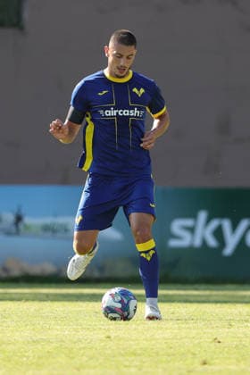 IPA86813277 - Seid Korac of Hellas Verona FC during the friendly match between Hellas Verona and Rovereto at the Sporting Center La Pineta on July 19, 2026, in Folgaria, VI.  Copyright: xEmanuelexPennacchio IPAxSportx xx 86813277