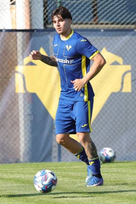 IPA86813279 - Isaac Tomich of Hellas Verona FC during the friendly match between Hellas Verona and Rovereto at the Sporting Center La Pineta on July 19, 2026, in Folgaria, VI.  Copyright: xEmanuelexPennacchio IPAxSportx xx 86813279