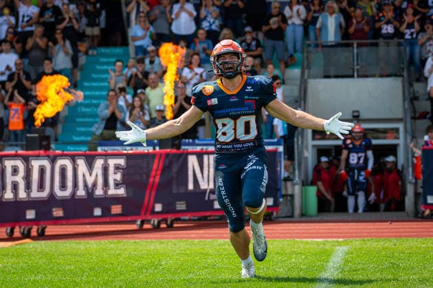 run out William Enneking (ifm Razorbacks Ravensburg, 80 Tight End) ifm Razorbacks Ravensburg vs Straubing Spiders, American Football, German Football League, Week 11, 2026, 19.07.2026, Weingarten TeleData Stadion am Lindenhof Baden Württemberg Germany Copyright: xFootxBowl SebastianxJustx