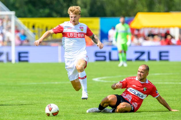 im Bild v.l.: GER, Balingen Fussball, Testspiel, TSG Balingen vs VfB Stuttgart 19.07.2026, DFB DFL REGULATIONS PROHIBIT ANY USE OF PHOTOGRAPHS AS IMAGE SEQUENCES AND OR QUASI-VIDEO, *** In the photo, from left: GER, Balingen Soccer, Friendly Match, TSG Balingen vs. VfB Stuttgart, July 19, 2026. DFB and DFL regulations prohibit any use of photographs as image sequences and or quasi-video, Copyright: HMBxMedia UwexKoch