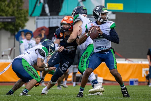 Raleigh-Benjamin Yeldell (Straubing Spiders, 12 Quarter Back) ifm Razorbacks Ravensburg vs Straubing Spiders, American Football, German Football League, Week 11, 2026, 19.07.2026, Weingarten TeleData Stadion am Lindenhof Baden Württemberg Germany Copyright: xFootxBowl SebastianxJustx