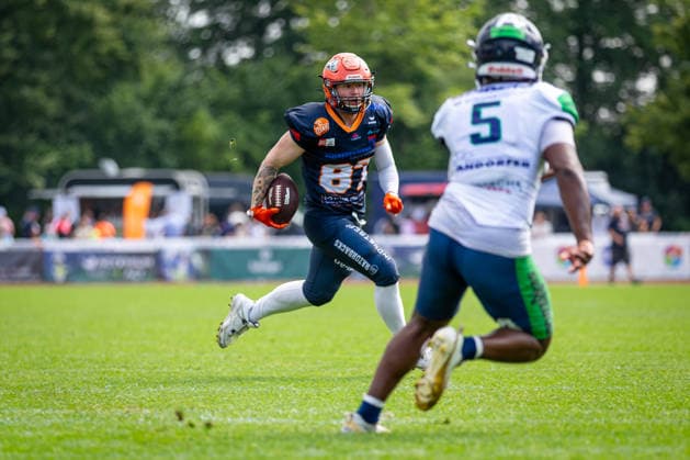 Tim Müller (ifm Razorbacks Ravensburg, 87 Wide Receiver) ifm Razorbacks Ravensburg vs Straubing Spiders, American Football, German Football League, Week 11, 2026, 19.07.2026, Weingarten TeleData Stadion am Lindenhof Baden Württemberg Germany Copyright: xFootxBowl SebastianxJustx