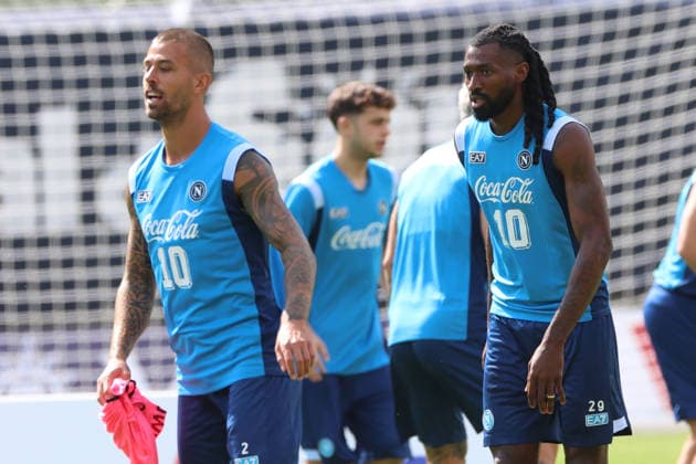 July 19, 2026, Dimaro Folgarida, Trento, Italy: Leonardo Spinazzola of Napoli Frank Zambo Anguissa of Napoli during a training session on Day of the preseason camp of SSC Napoli at stadio Carciato in Dimaro Folgarida, Trento, Italy, on July 19, 2025. Dimaro Folgarida Italy - ZUMAl131 20260719_zsp_l131_002 Copyright: xCiroxDexLucax