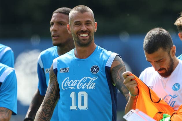 July 19, 2026, Dimaro Folgarida, Trento, Italy: Leonardo Spinazzola of Napoli during a training session on Day of the preseason camp of SSC Napoli at stadio Carciato in Dimaro Folgarida, Trento, Italy, on July 19, 2025. Dimaro Folgarida Italy - ZUMAl131 20260719_zsp_l131_003 Copyright: xCiroxDexLucax