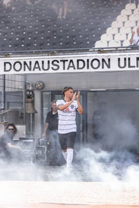 SSV Ulm 1846 Fußball vs FC Bayern München II, Fussball, Freundschaftsspiel, Saisoneröffnung SSV Ulm 1846 Fußball, Donaustadion Ulm 19.07.26 Spielervorstellung vor dem Spiel. Tibet Erkan Sevik (SSV Ulm 1846 Fußball, 41, U19-Spieler) SSV Ulm 1846 Fußball vs FC Bayern München II, Fussball, Freundschaftsspiel, Saisoneröffnung SSV Ulm 1846 Fußball, Donaustadion Ulm 19.07.26 Foto: Lucca Fundel Ulm Donaustadion Baden-Württemberg Deutschland *** SSV Ulm 1846 Soccer vs. FC Bayern Munich II, Soccer, Friendly Match, SSV Ulm 1846 Soccer Season Opener, Donaustadion Ulm, July 26, 1991—Player introductions before the match: Tibet, Erkan, Sevik, SSV Ulm 1846 Soccer, 41, U19 player SSV Ulm 1846 Soccer vs. FC Bayern Munich II, Soccer, Friendly Match, Season Opener for SSV Ulm 1846 Soccer, Donaustadion Ulm, July 26, 2019. Photo by Lucca Fundel, Ulm, Donaustadion, Baden-Württemberg, Germany