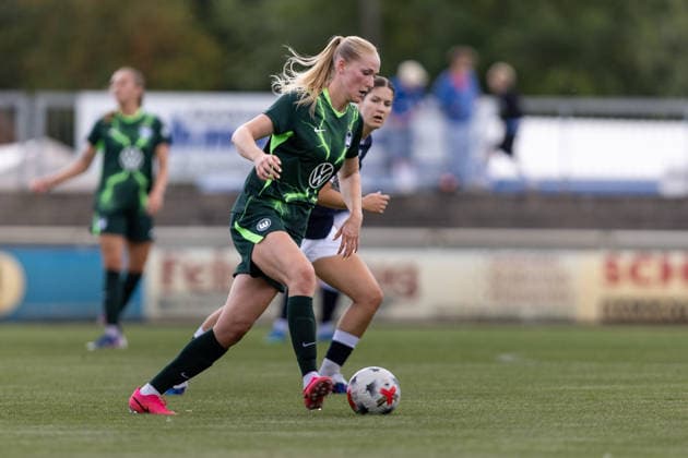Fußball I Frauen I Testspiel I SV Meppen 1912 e.V. - VfL Wolfsburg I 19.07.2026 Camilla Küver (16, VfL Wolfsburg) im Ballbesitz Herzlake Hasetalstadion Niedersachsen Deutschland *** Soccer I Women I Friendly Match I SV Meppen 1912 e.V. vs. VfL Wolfsburg I July 19, 2026 Camilla Küver 16, VfL Wolfsburg in possession Herzlake Hasetalstadion Lower Saxony Germany Copyright: xLobeca CedricxSiefkerx